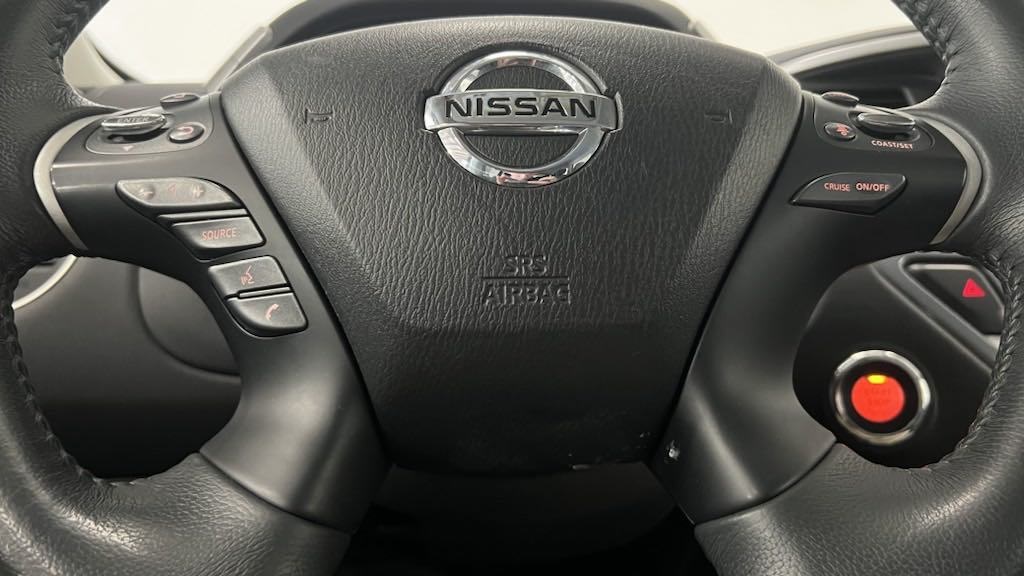 2018 Nissan Pathfinder SL 10
