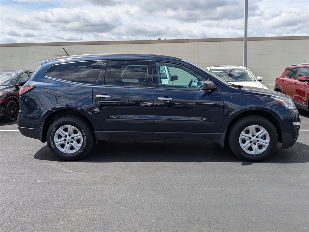 2016 Chevrolet Traverse LS 4