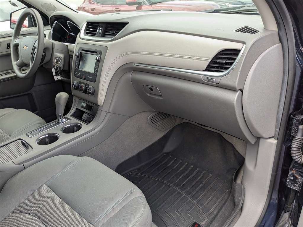 2016 Chevrolet Traverse LS 28