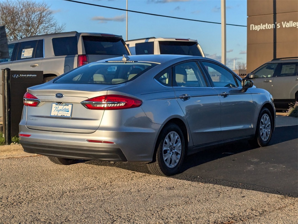 2020 Ford Fusion S 4