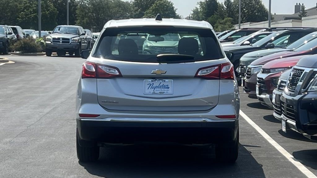 2018 Chevrolet Equinox LS 5