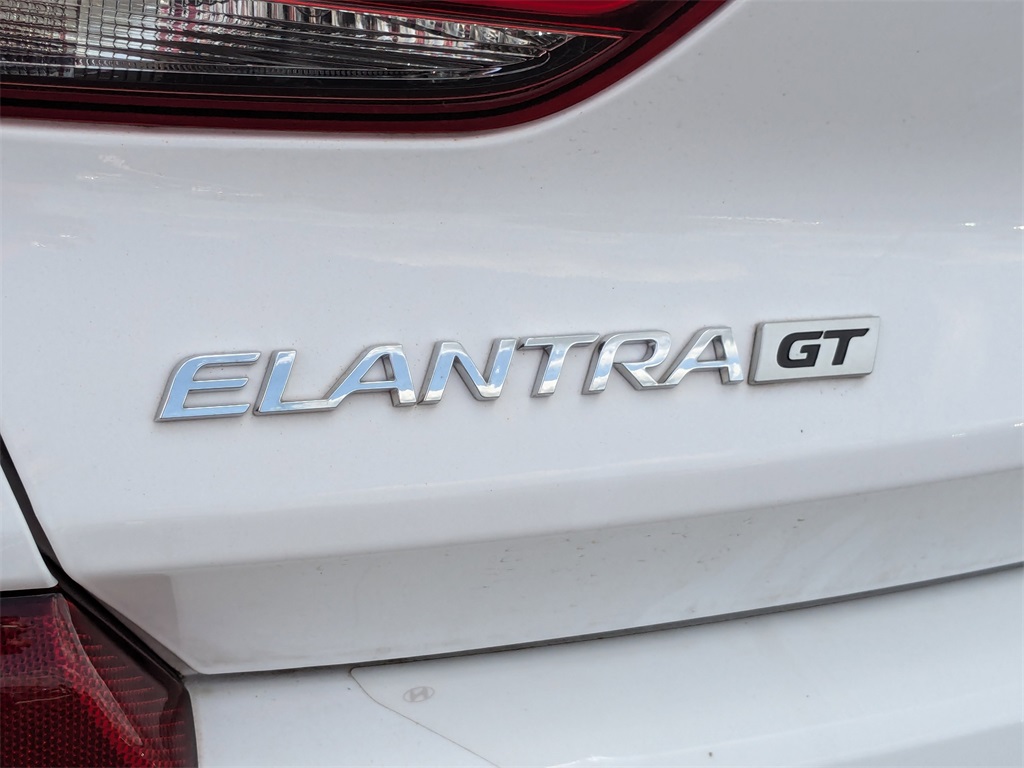 2020 Hyundai Elantra GT N Line 23