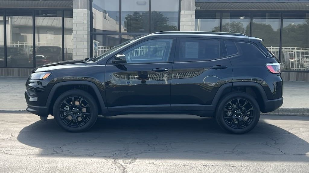 2023 Jeep Compass Altitude 3