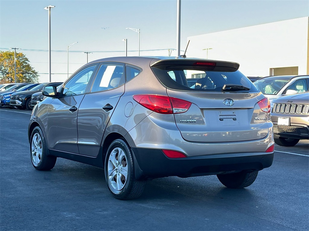 2011 Hyundai Tucson GL 5