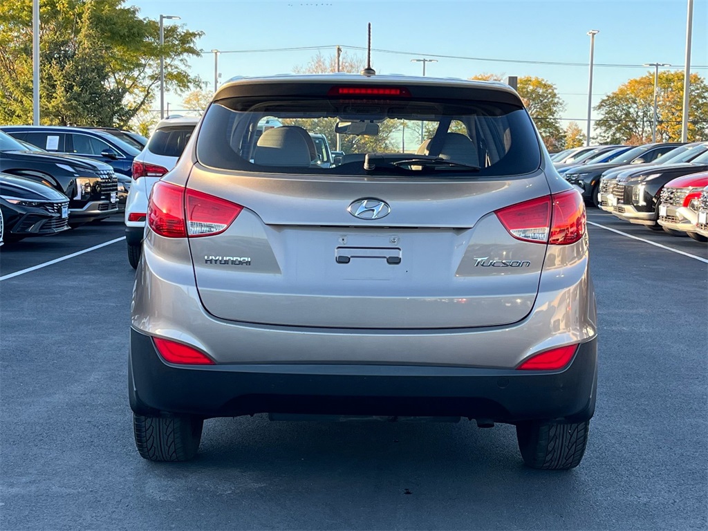 2011 Hyundai Tucson GL 6