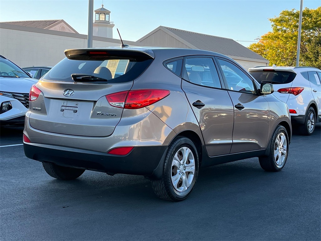 2011 Hyundai Tucson GL 7