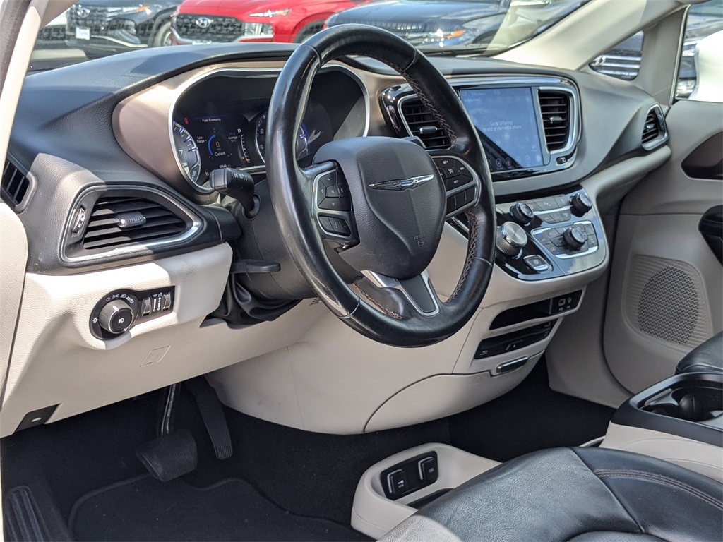 2019 Chrysler Pacifica Touring L Plus 10