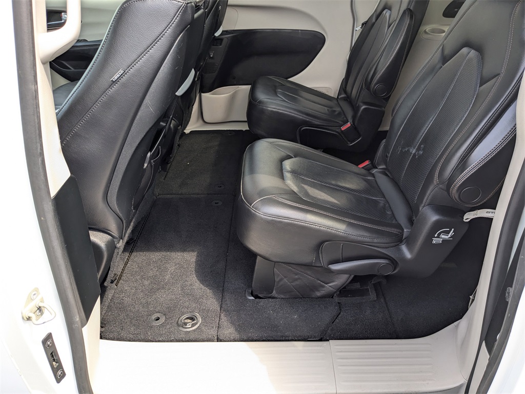 2019 Chrysler Pacifica Touring L Plus 26