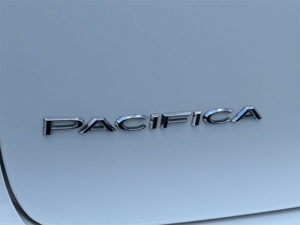 2019 Chrysler Pacifica Touring L Plus 31