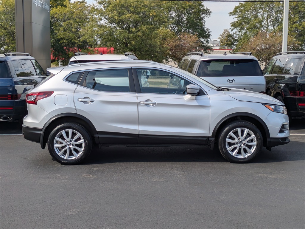 2020 Nissan Rogue Sport SV 4