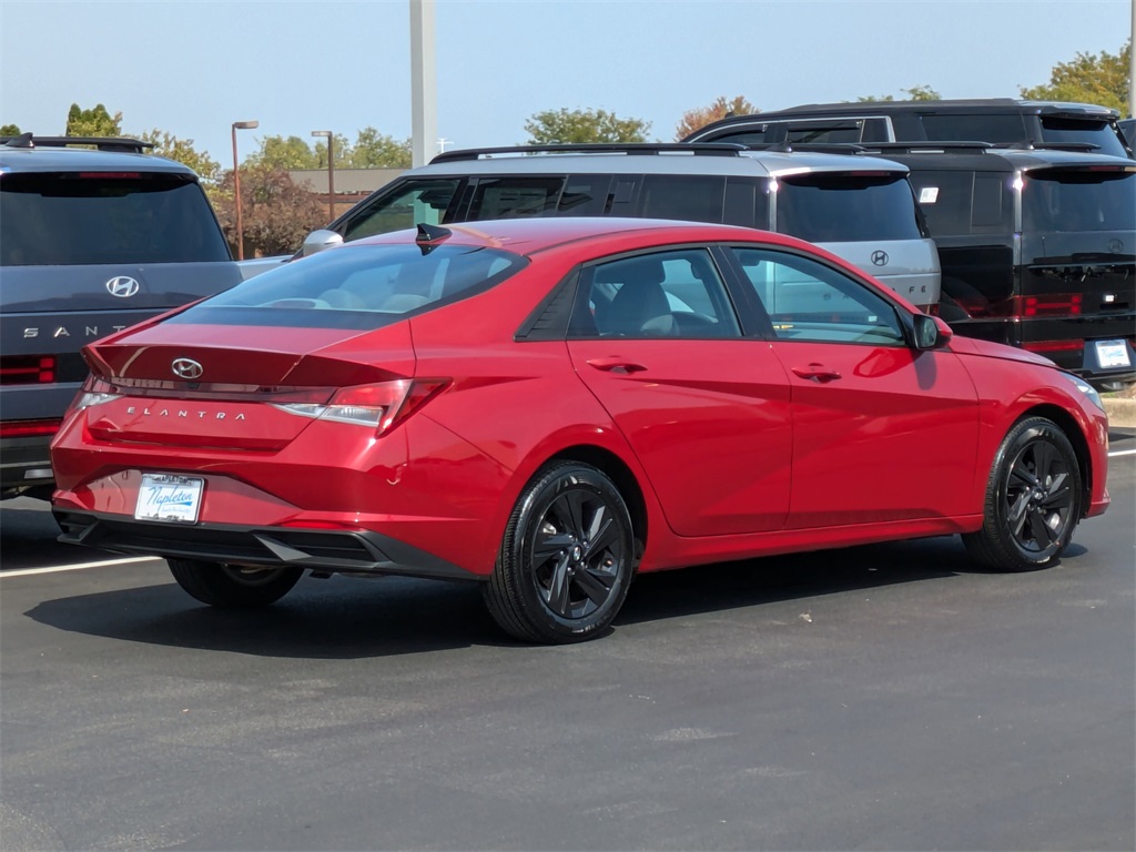 2022 Hyundai Elantra SEL 5