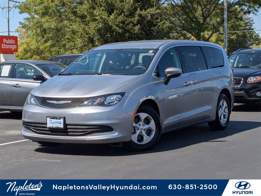 2017 Chrysler Pacifica LX 1