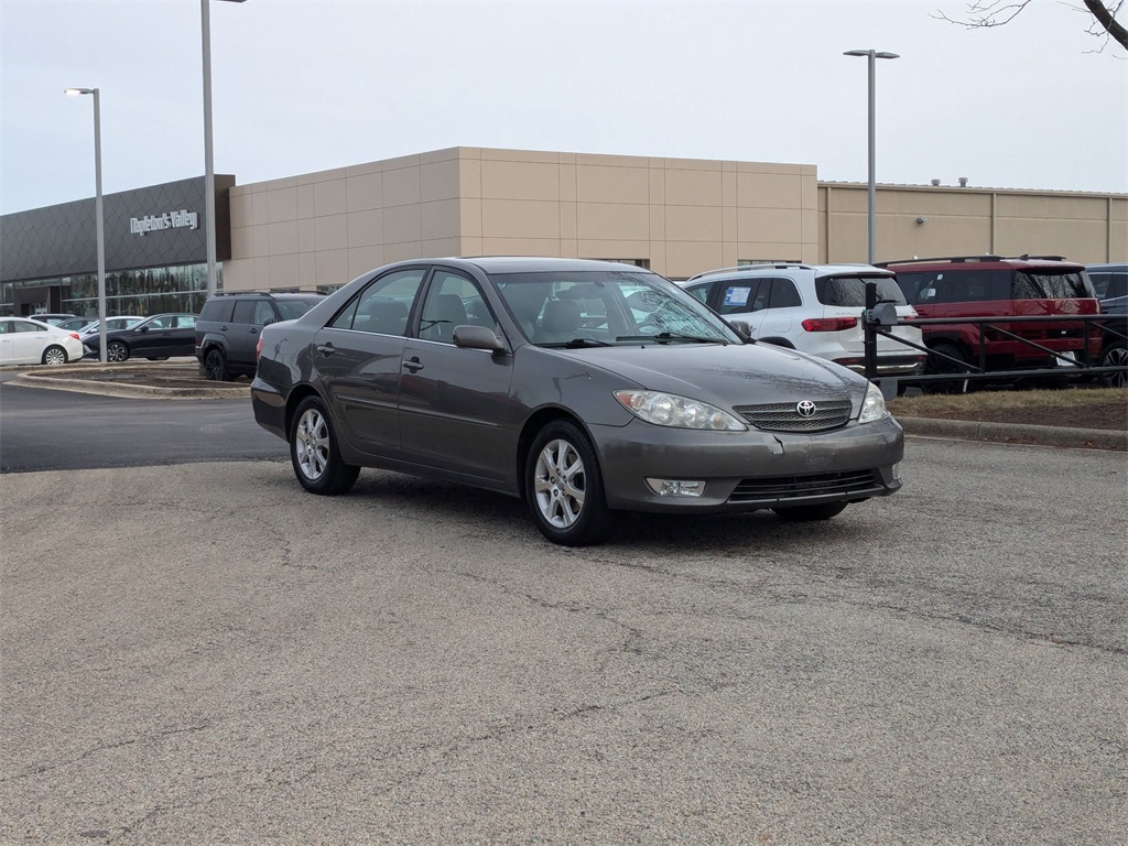 2005 Toyota Camry XLE 3