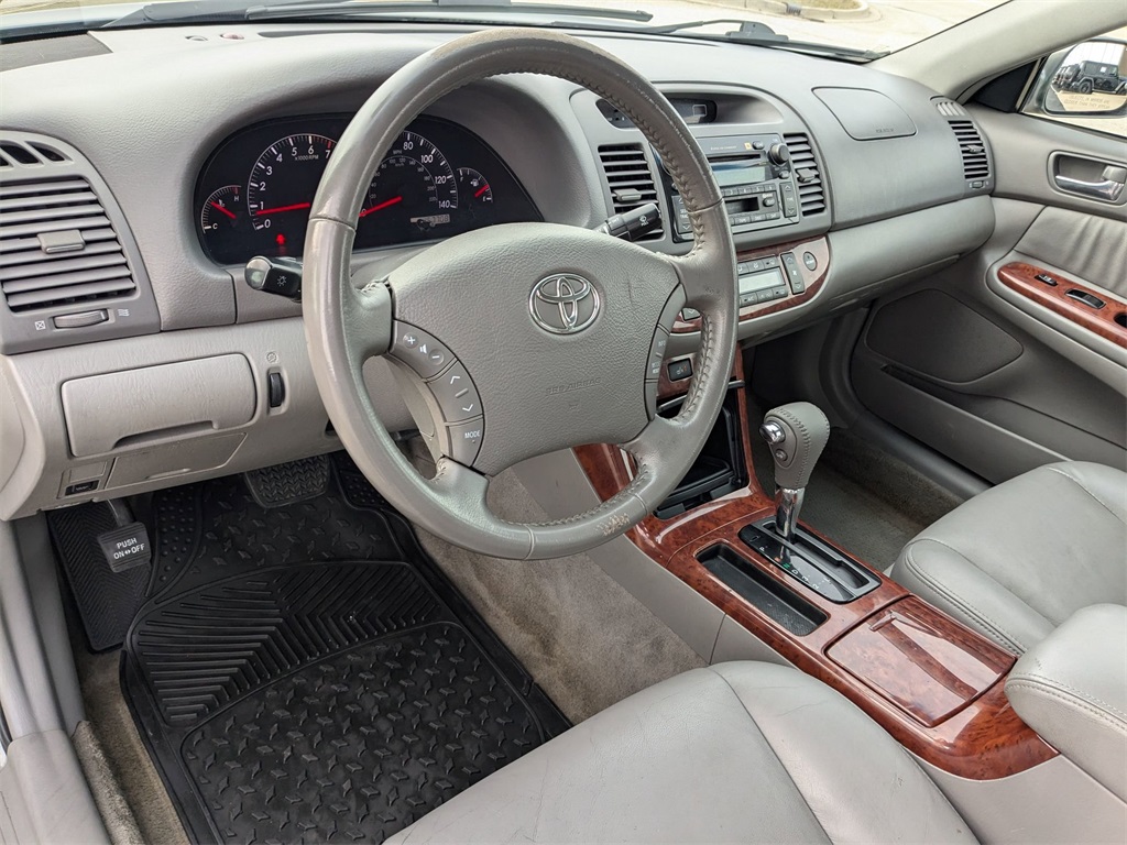 2005 Toyota Camry XLE 9