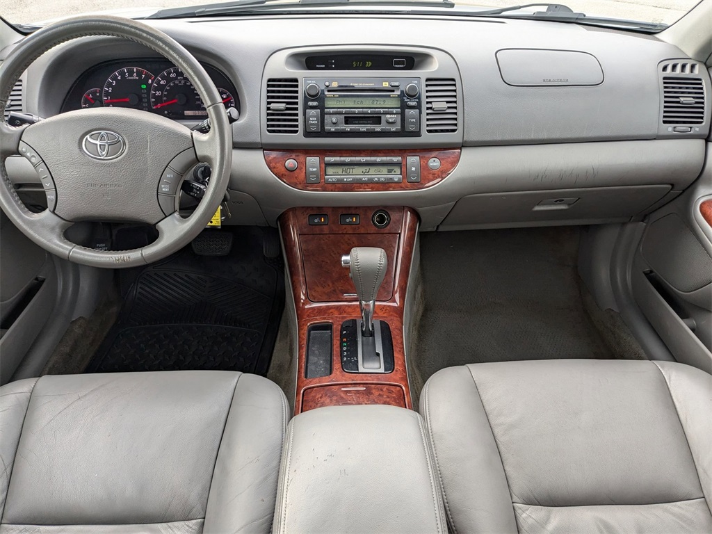 2005 Toyota Camry XLE 13