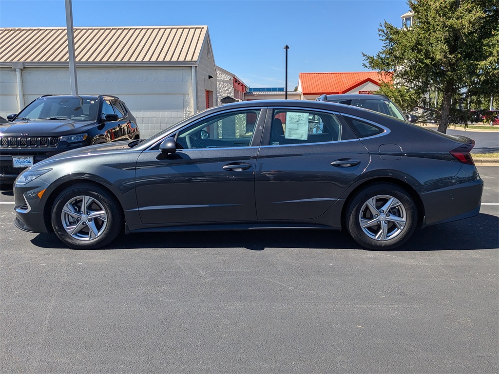 2021 Hyundai Sonata SE 8