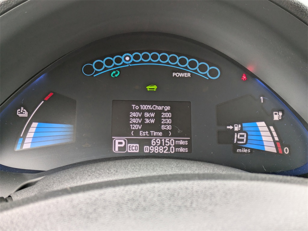 2013 Nissan Leaf SL 12