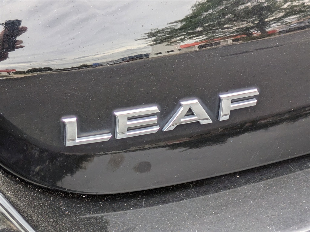 2013 Nissan Leaf SL 23