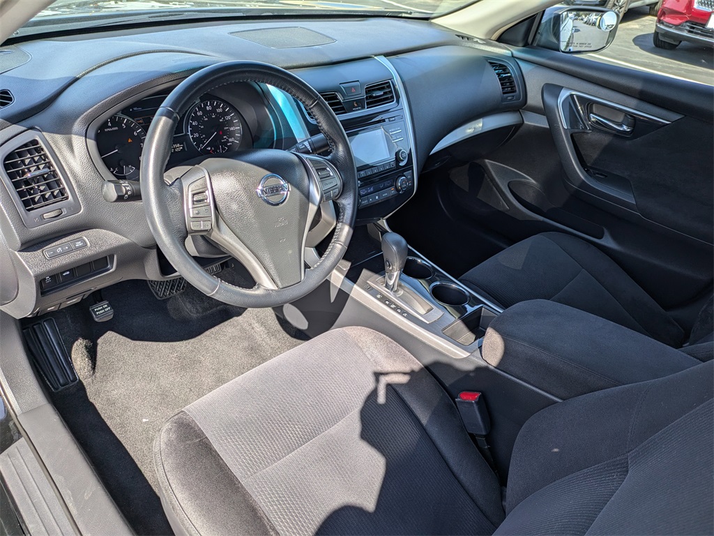 2013 Nissan Altima 2.5 SV 10