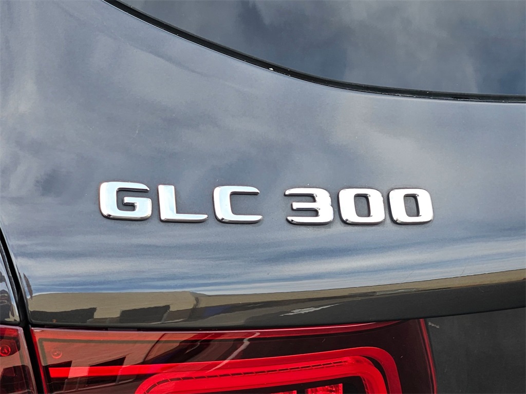 2022 Mercedes-Benz GLC GLC 300 7