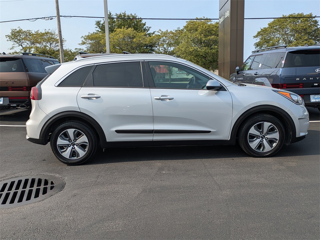 2019 Kia Niro LX 4