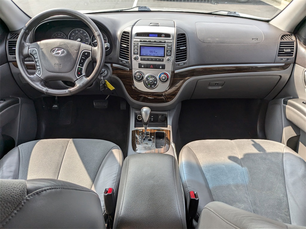 2012 Hyundai Santa Fe SE 21