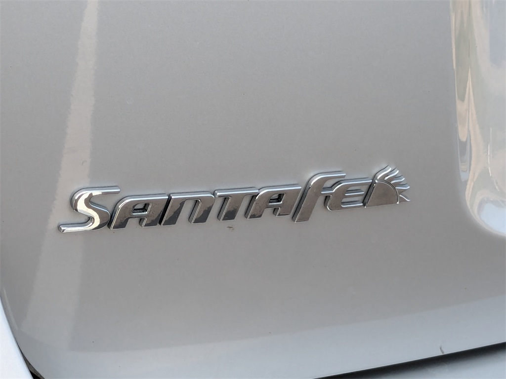 2012 Hyundai Santa Fe SE 23