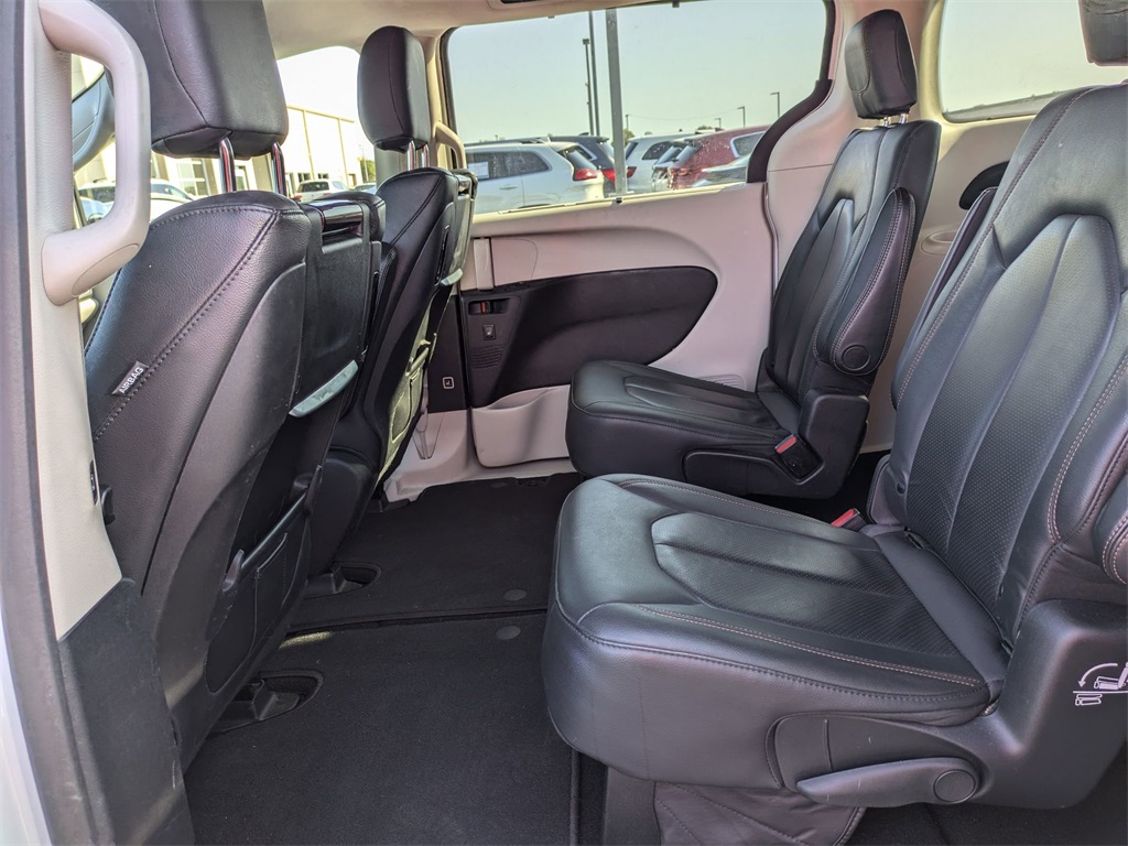 2020 Chrysler Pacifica Touring L Plus 22