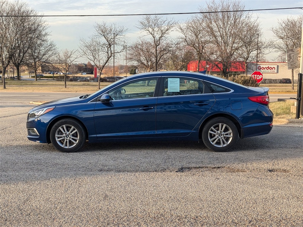 2017 Hyundai Sonata SE 2