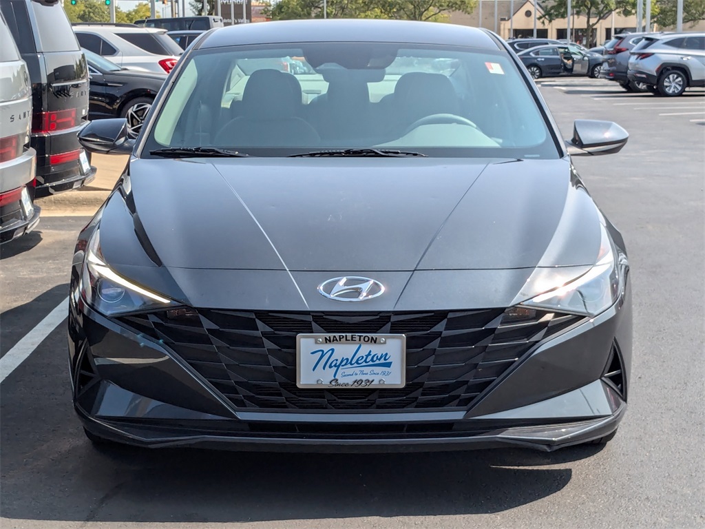 2022 Hyundai Elantra SE 2