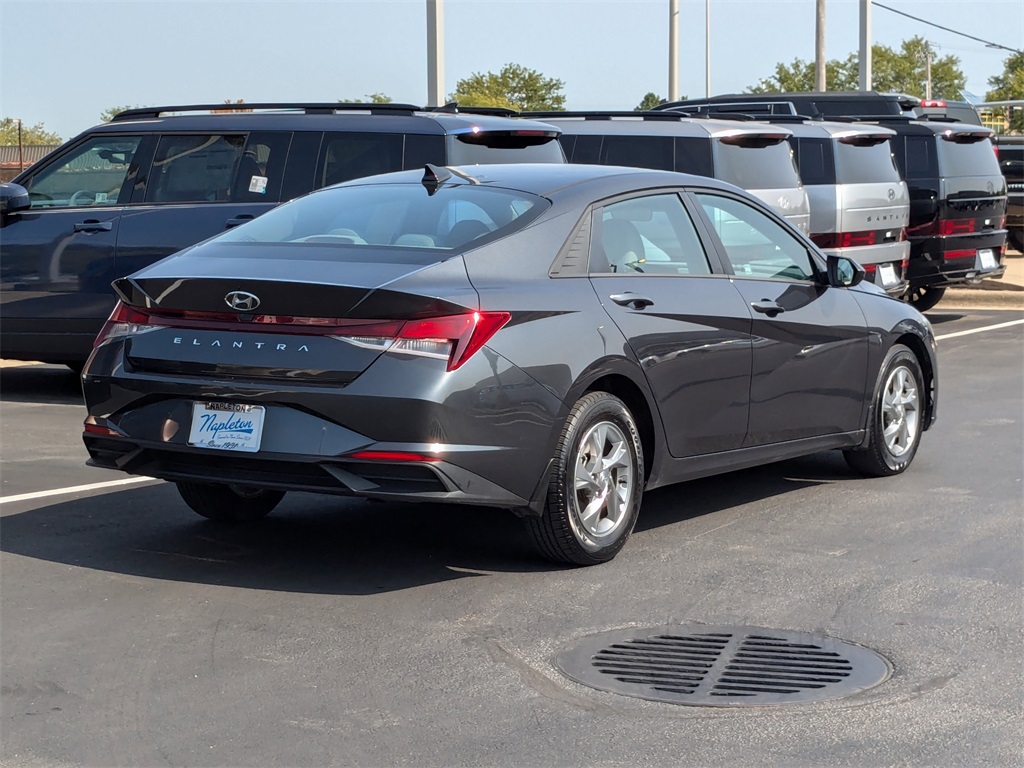 2022 Hyundai Elantra SE 5