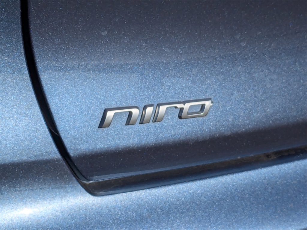 2022 Kia Niro EX Premium 26