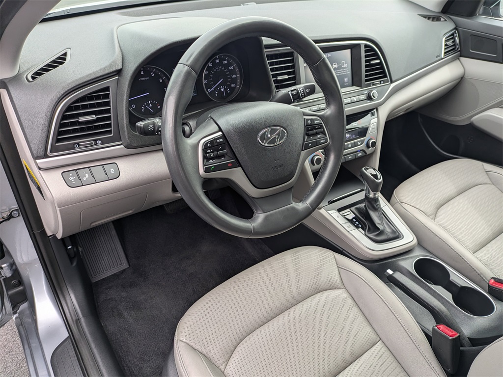 2017 Hyundai Elantra Limited 10