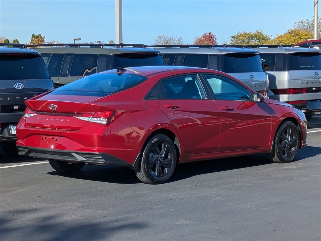 2023 Hyundai Elantra SEL 4