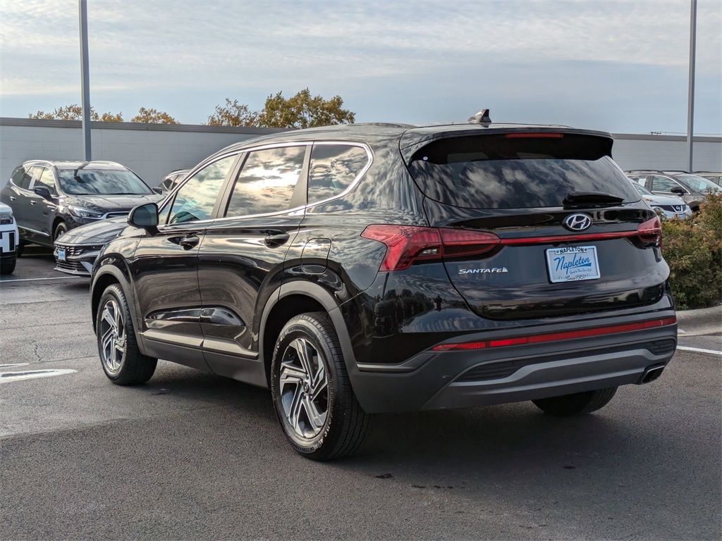 2021 Hyundai Santa Fe SE 3