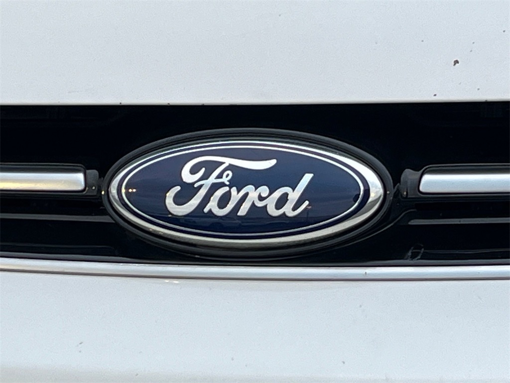 2013 Ford C-Max Hybrid SEL 9