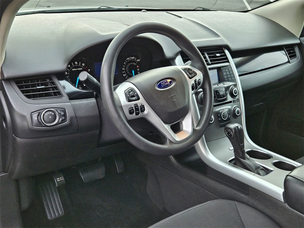 2013 Ford Edge SE 10