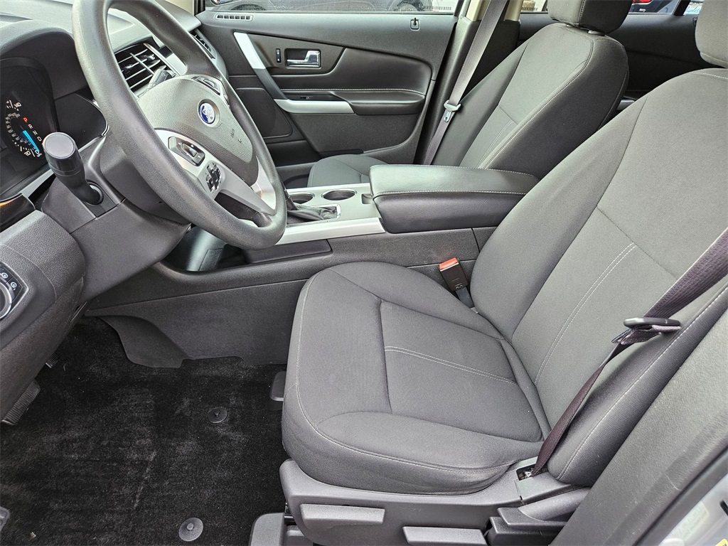 2013 Ford Edge SE 11