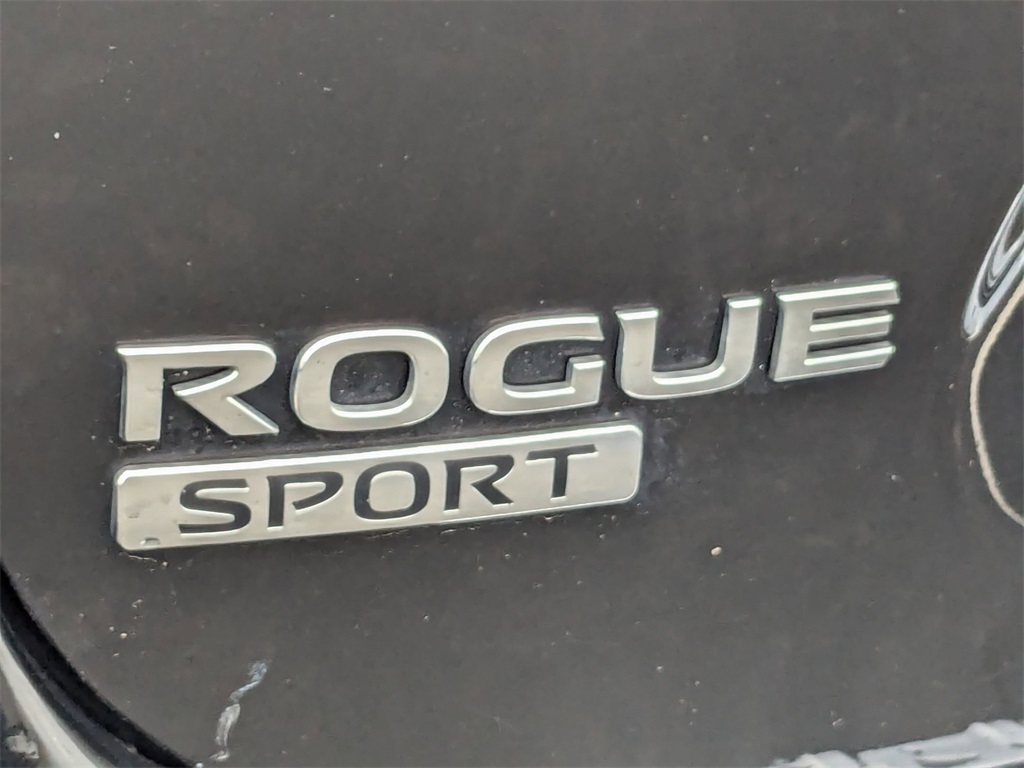 2017 Nissan Rogue Sport SL 7