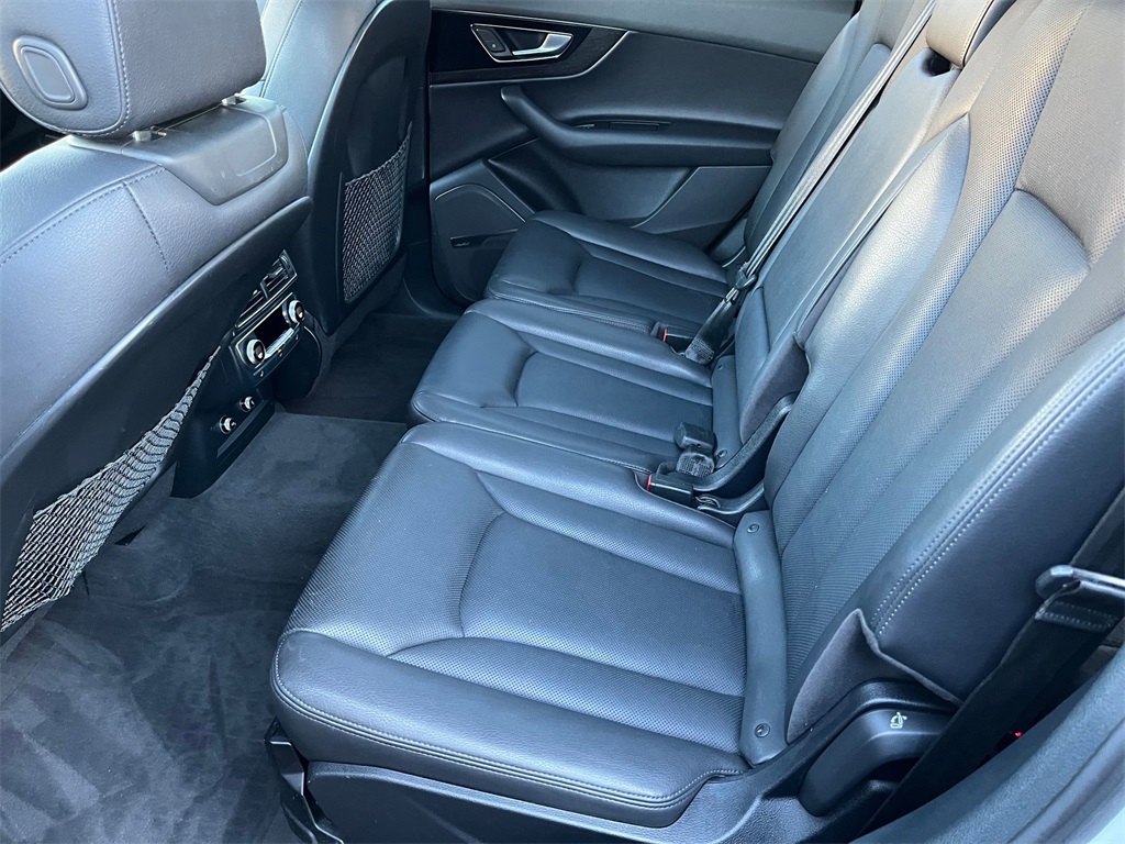 2019 Audi Q7 55 Prestige 27