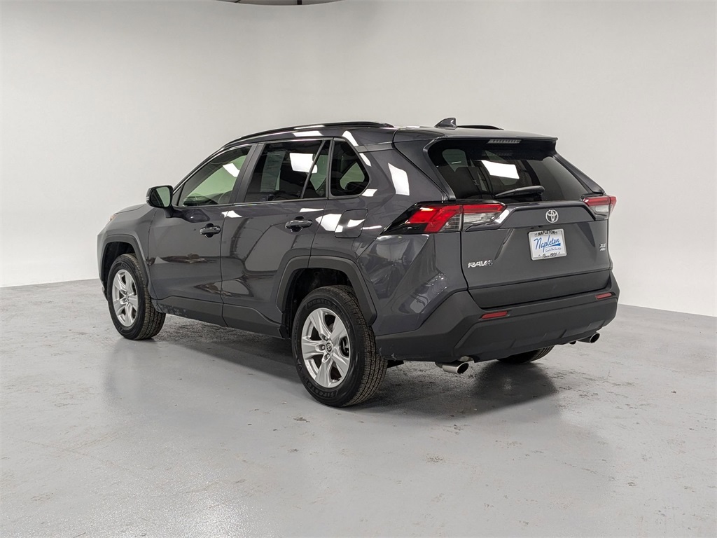 2020 Toyota RAV4 XLE 3