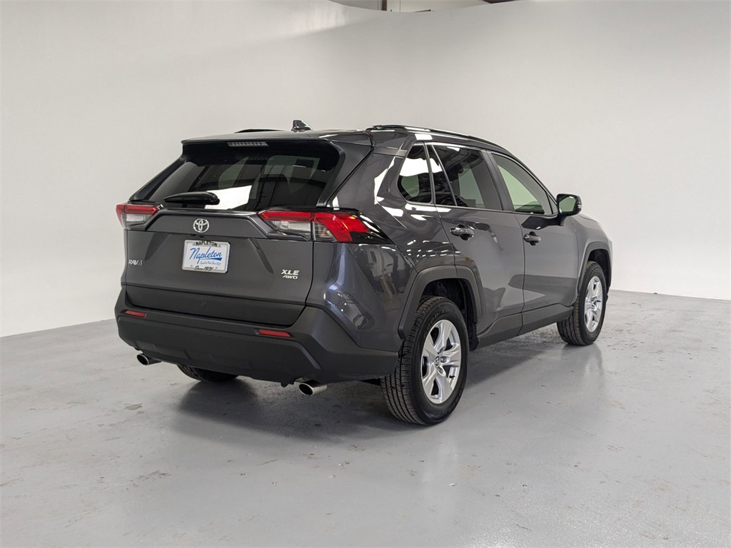 2020 Toyota RAV4 XLE 4