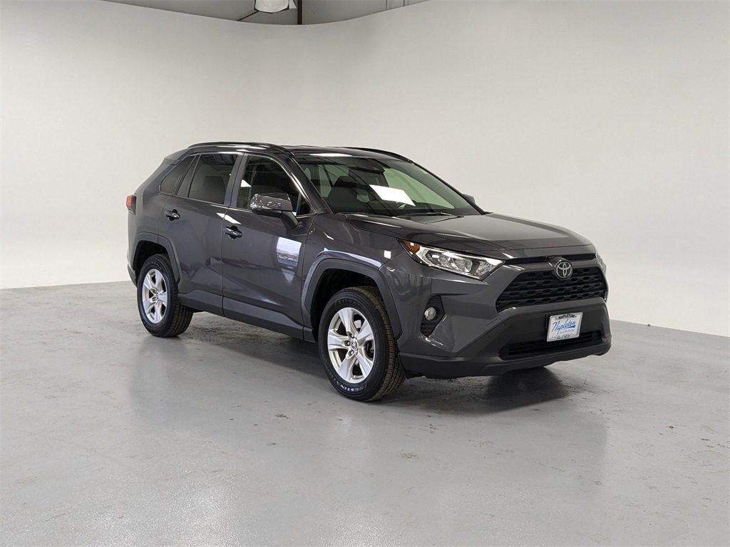 2020 Toyota RAV4 XLE 5