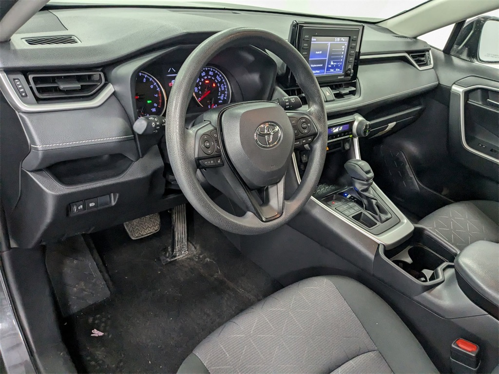 2020 Toyota RAV4 XLE 11