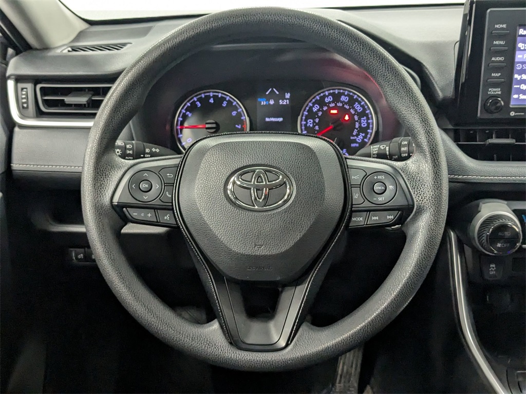 2020 Toyota RAV4 XLE 16