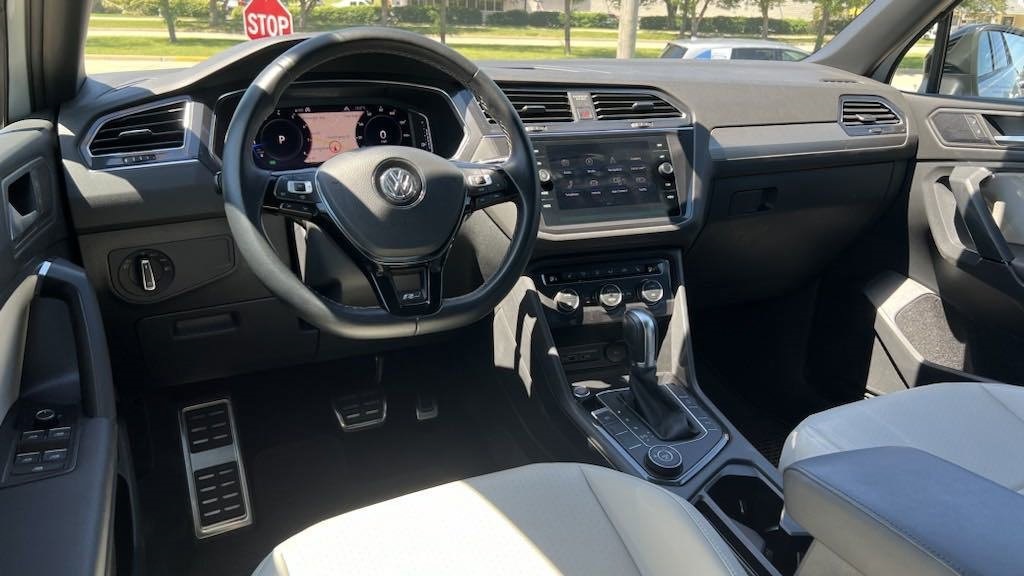 2019 Volkswagen Tiguan 2.0T SEL R-Line 9