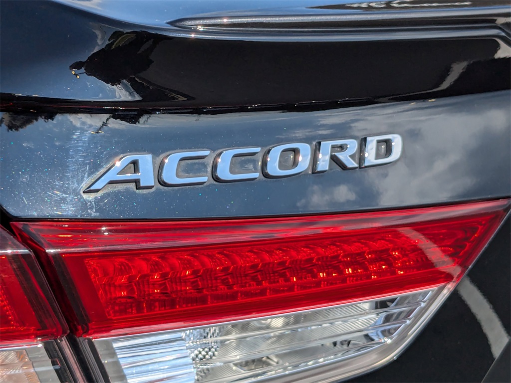 2018 Honda Accord Touring 2.0T 29