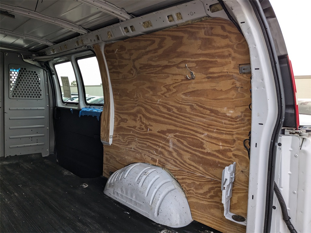 2018 Chevrolet Express 2500 Work Van 25