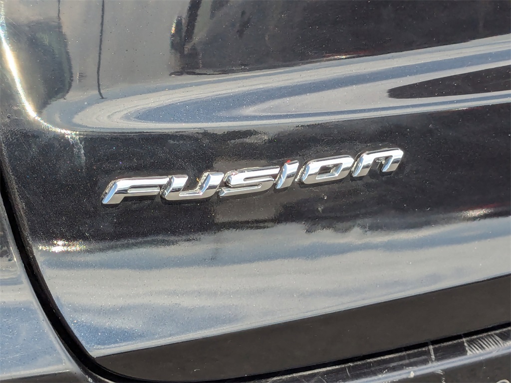 2020 Ford Fusion SE 24