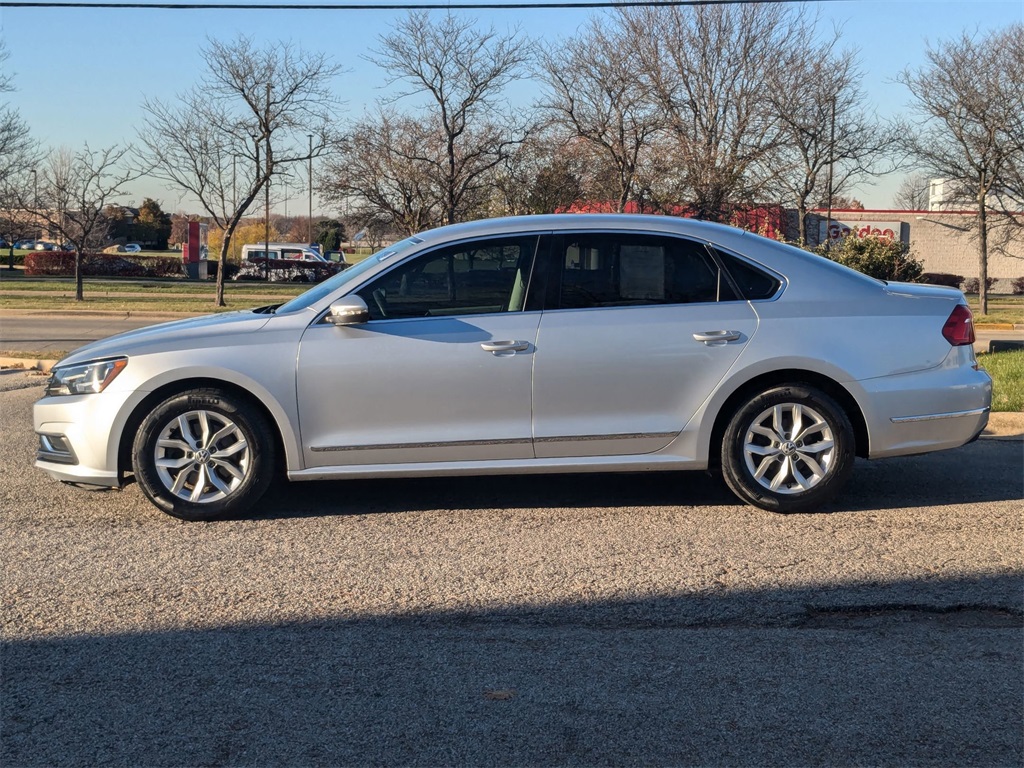 2016 Volkswagen Passat  2